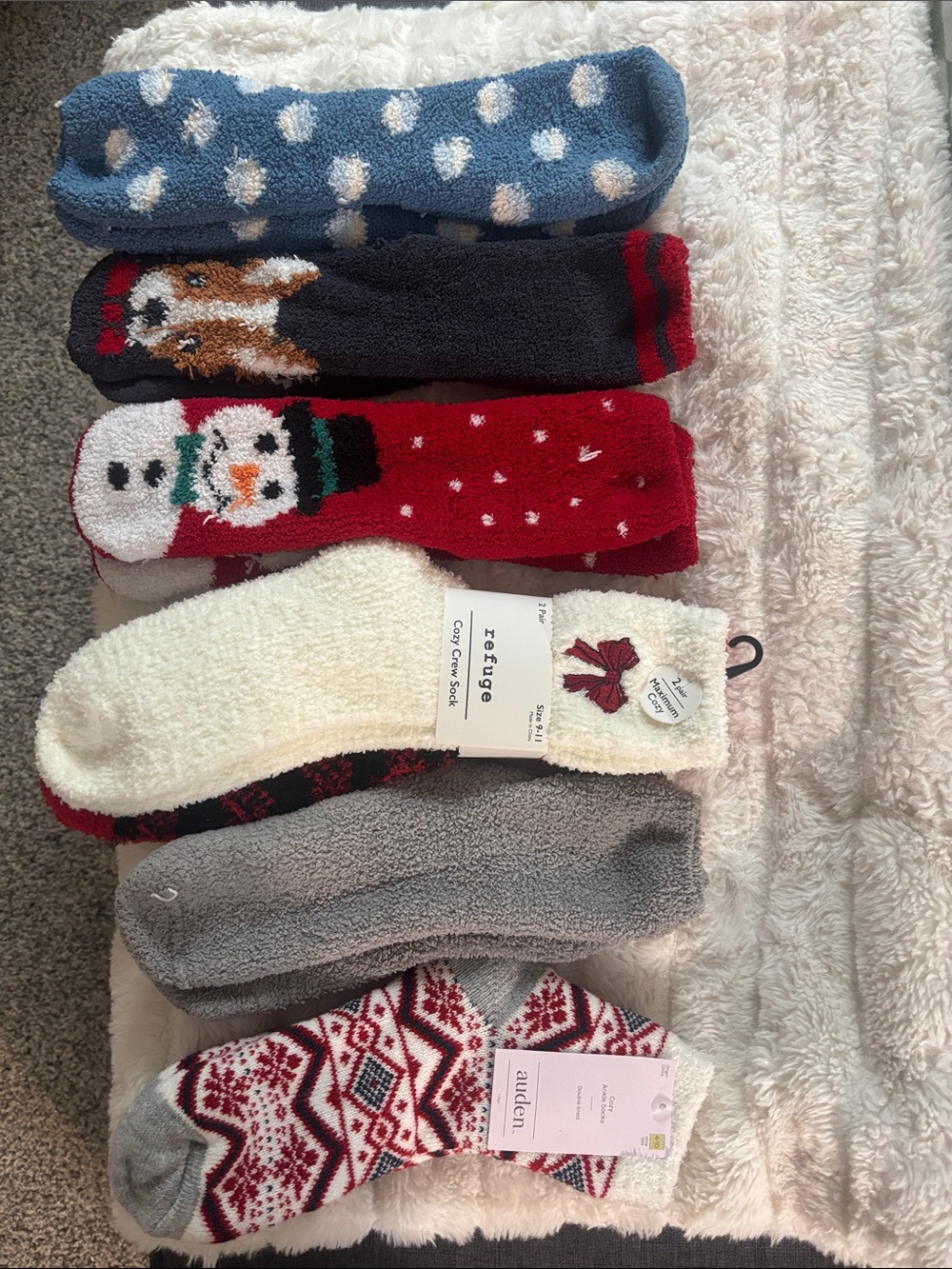 Cozy Holiday Fuzzy Socks 7-Pack - Snowman, Fair Isle & Polka Dot New and Used